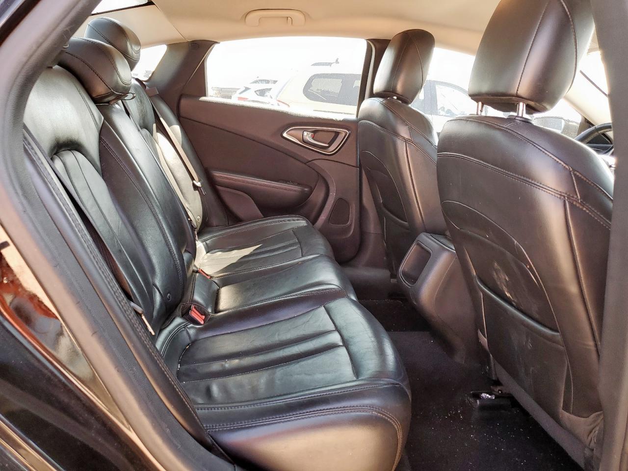 2016 CHRYSLER 200