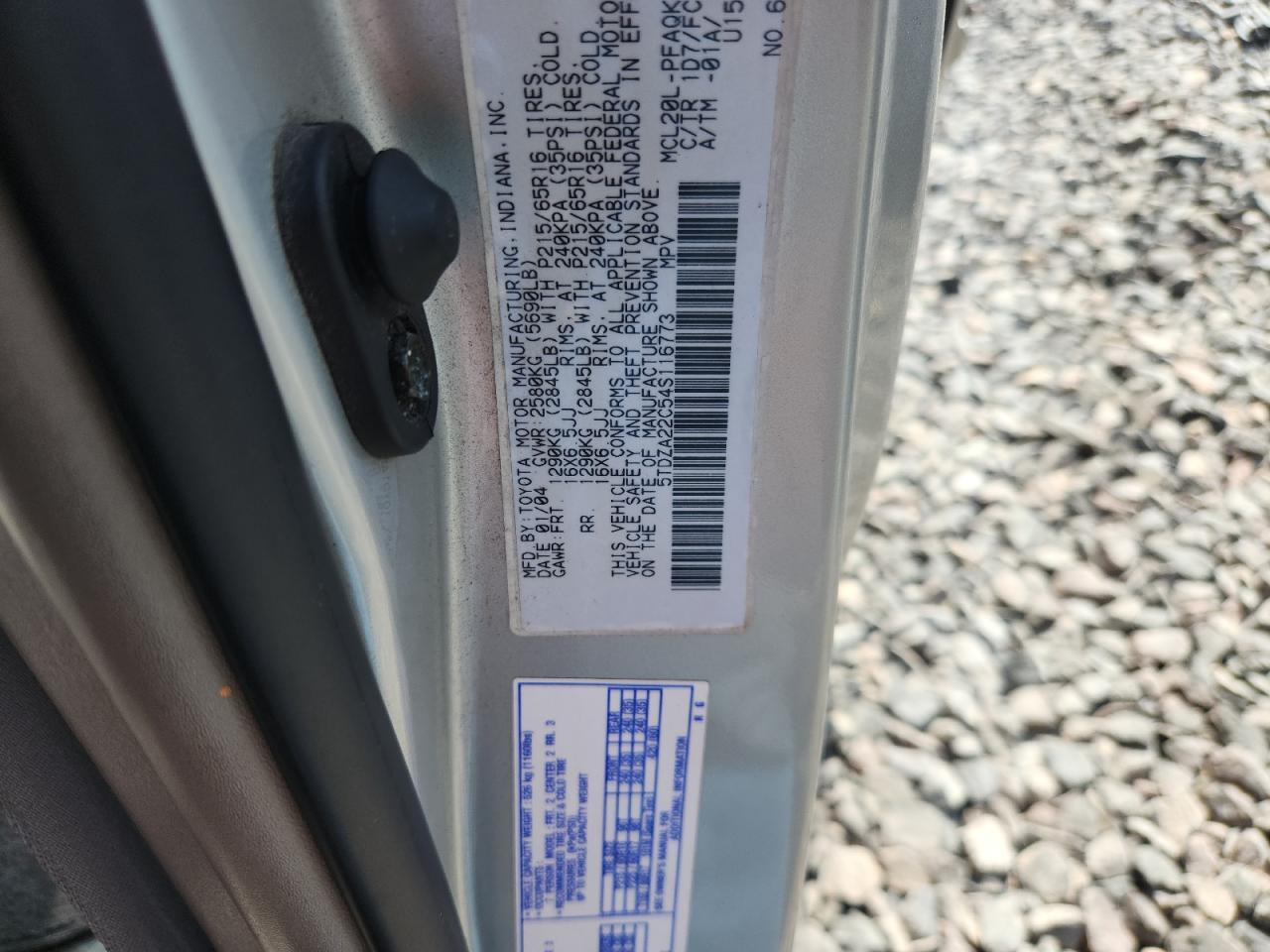 2004 TOYOTA SIENNA