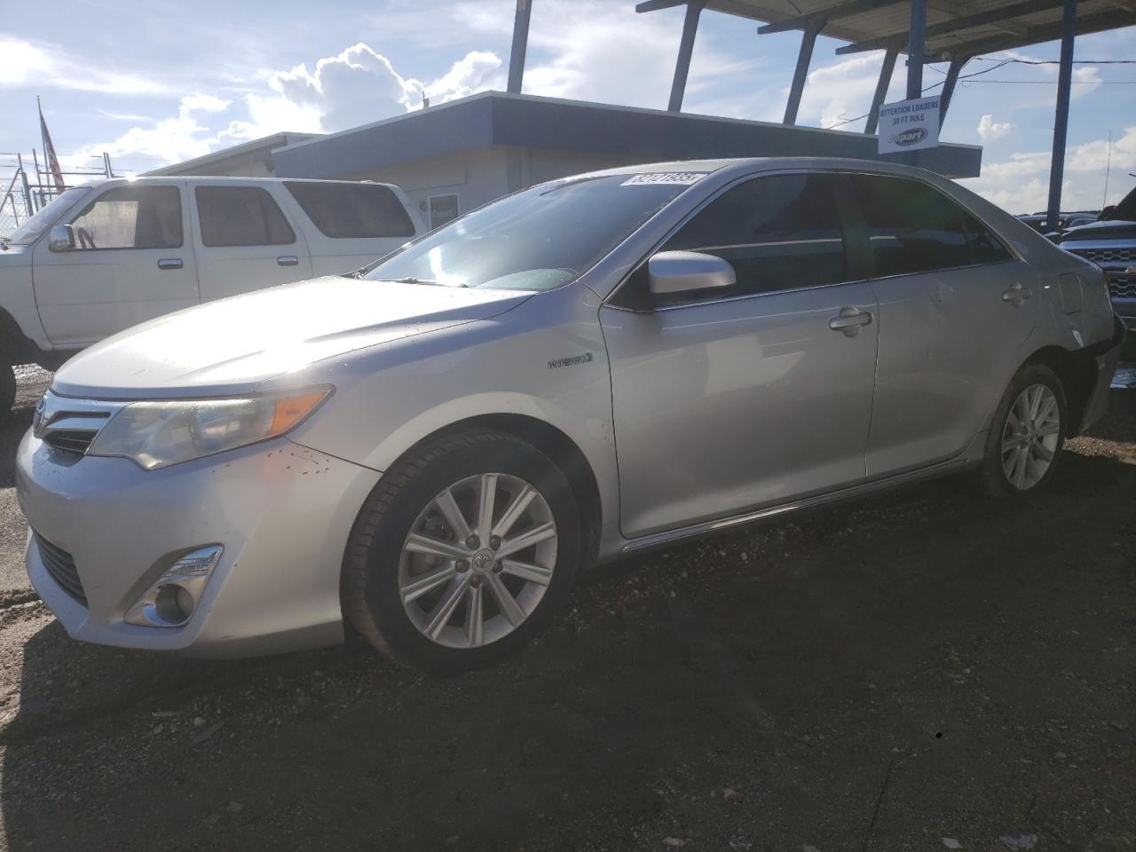 2013 TOYOTA CAMRY