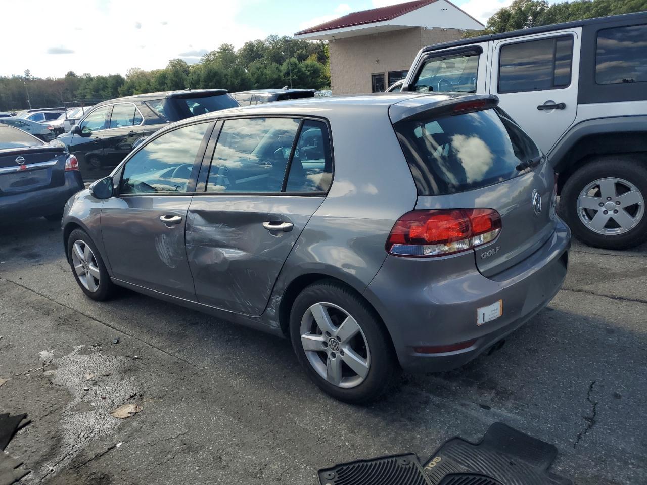 2010 VOLKSWAGEN GOLF
