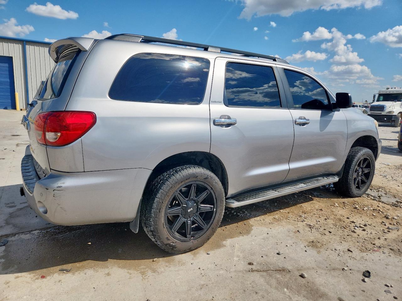 2010 TOYOTA Sequoia
