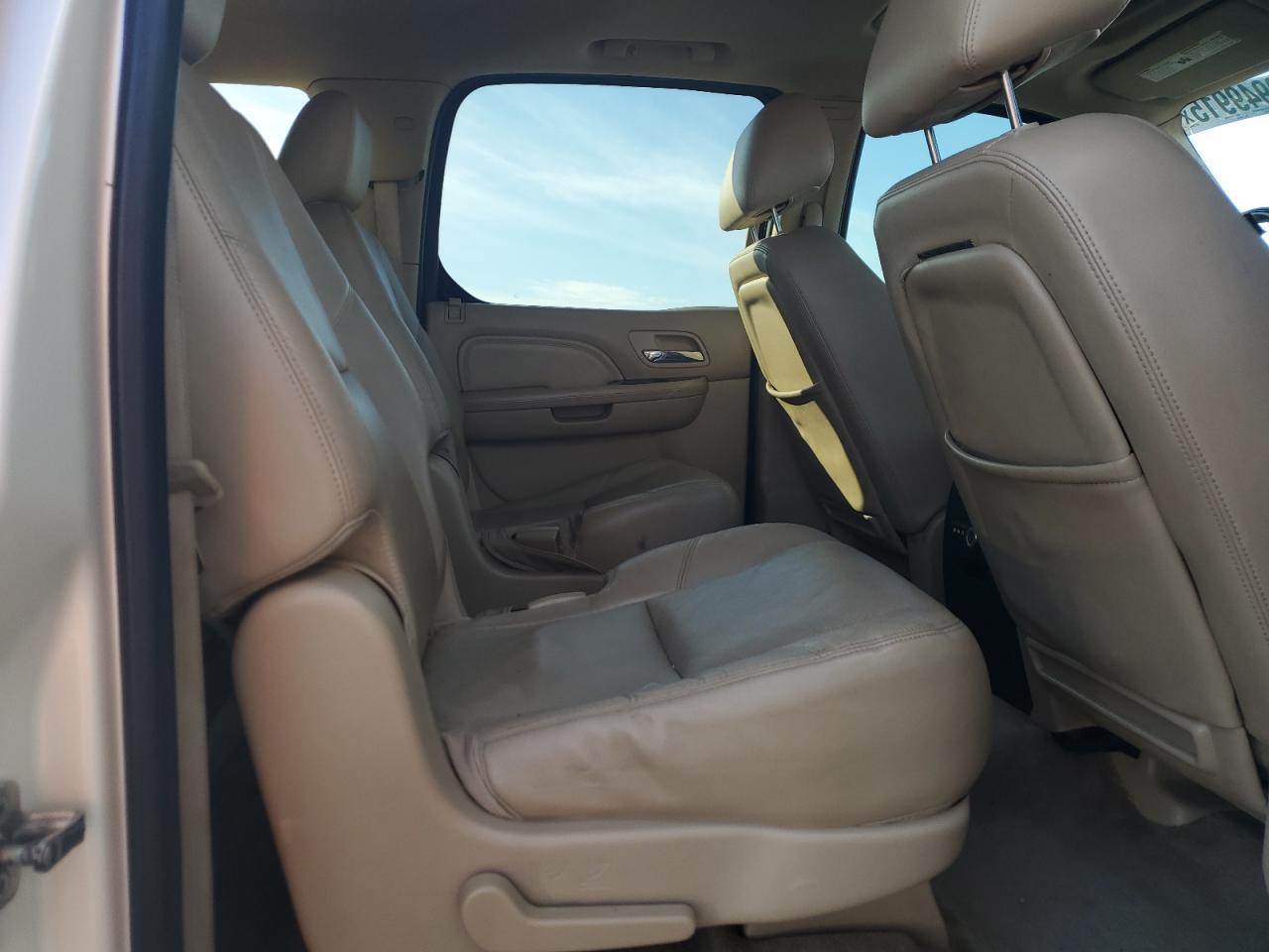 2012 CADILLAC Escalade ESV