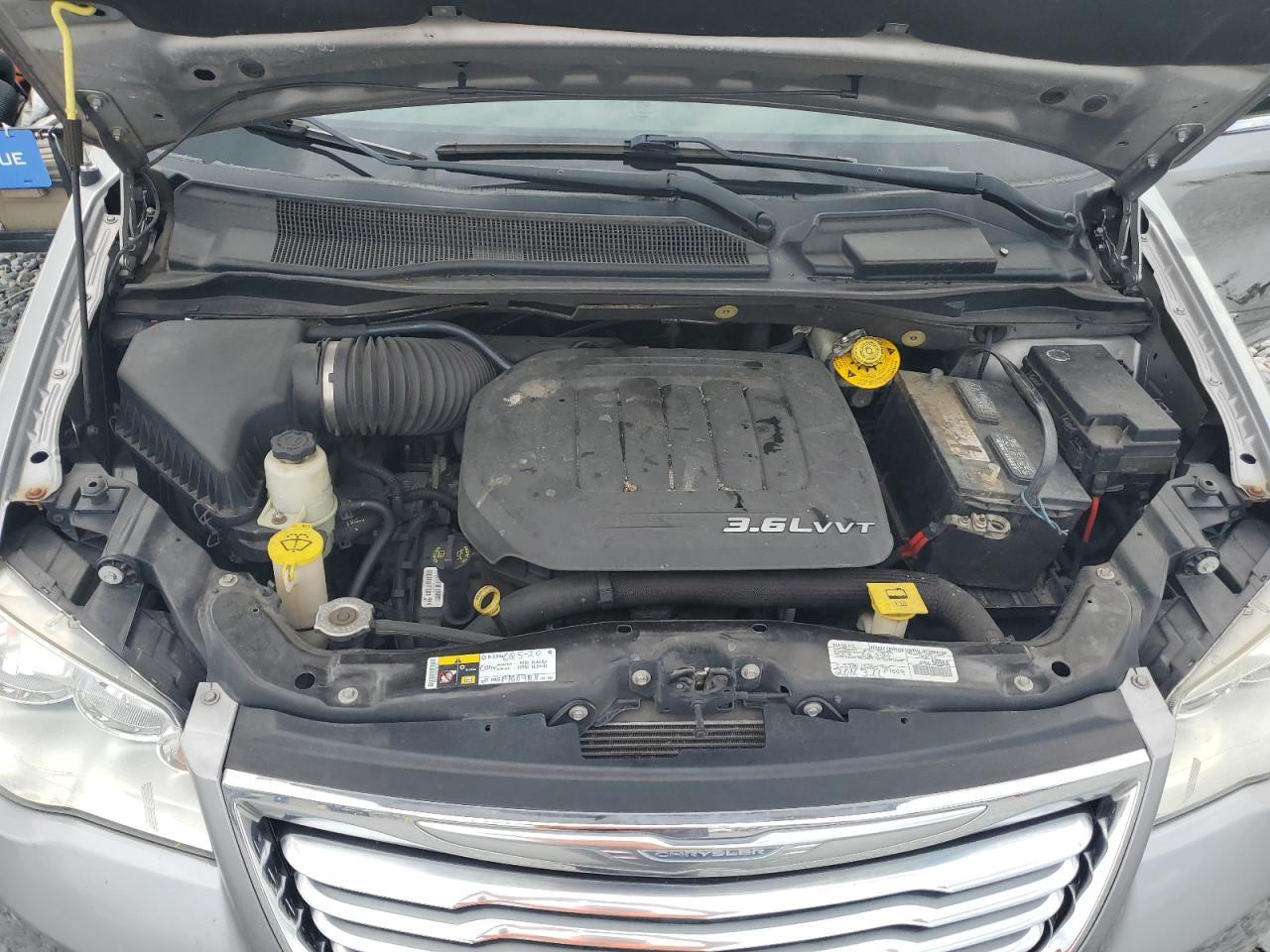 2016 CHRYSLER Town & Country