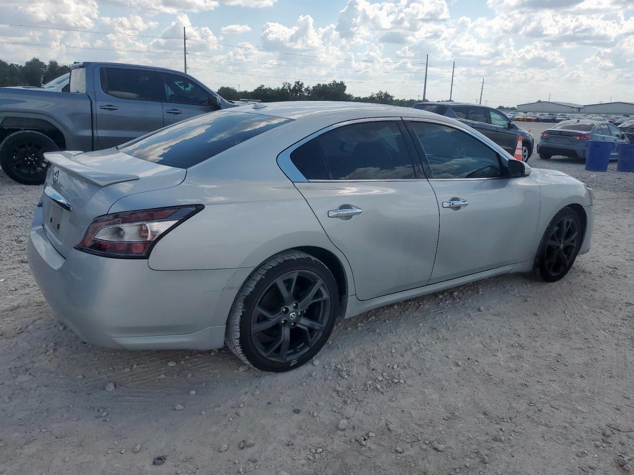 2014 NISSAN Maxima