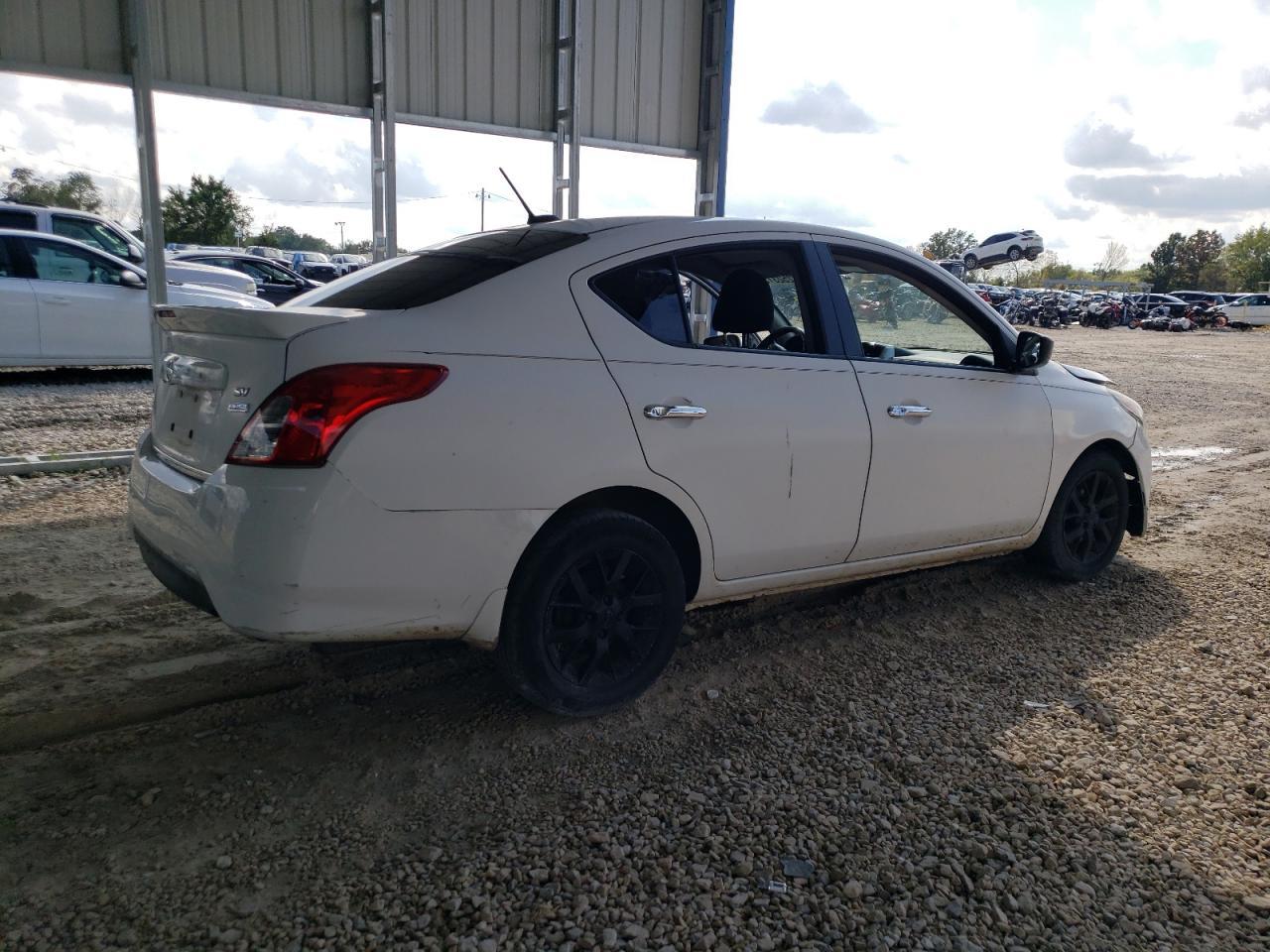 2019 NISSAN VERSA