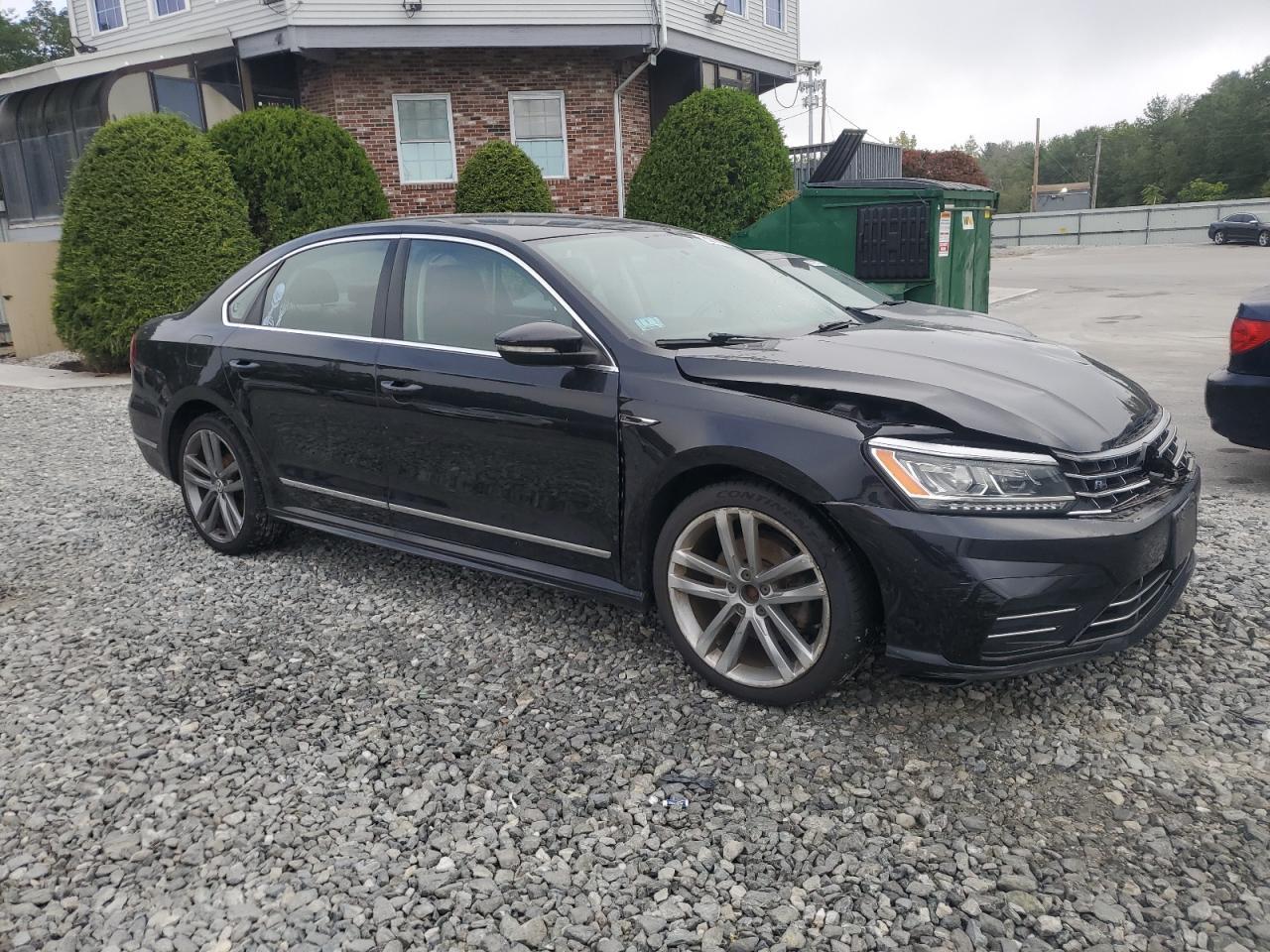 2017 VOLKSWAGEN Passat