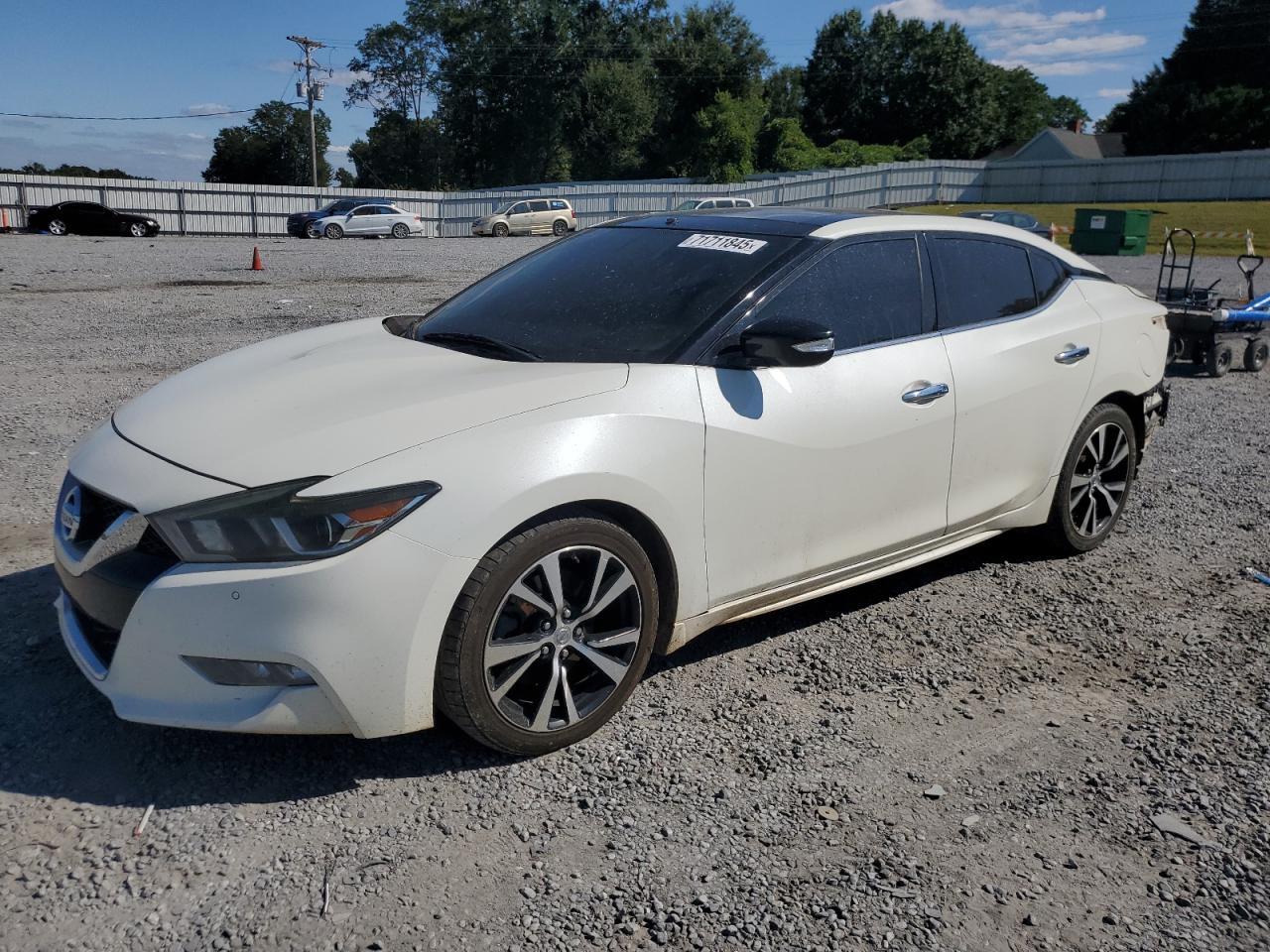 2017 NISSAN Maxima
