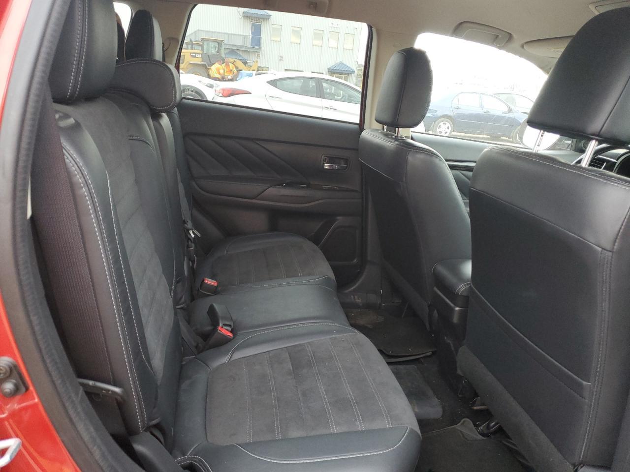 2018 MITSUBISHI outlander