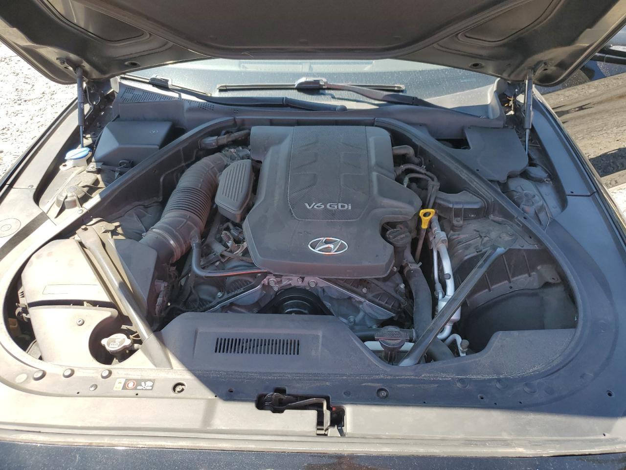 2016 HYUNDAI GENESIS