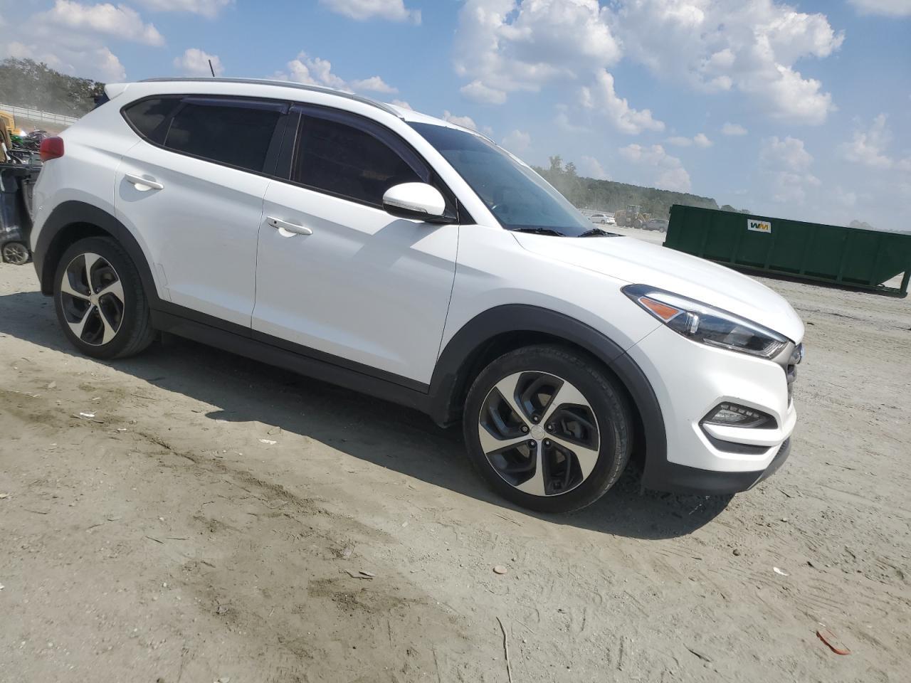 2016 HYUNDAI TUCSON