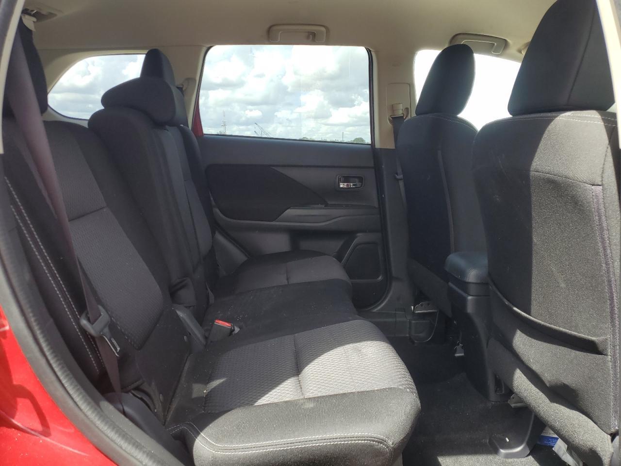 2016 MITSUBISHI outlander