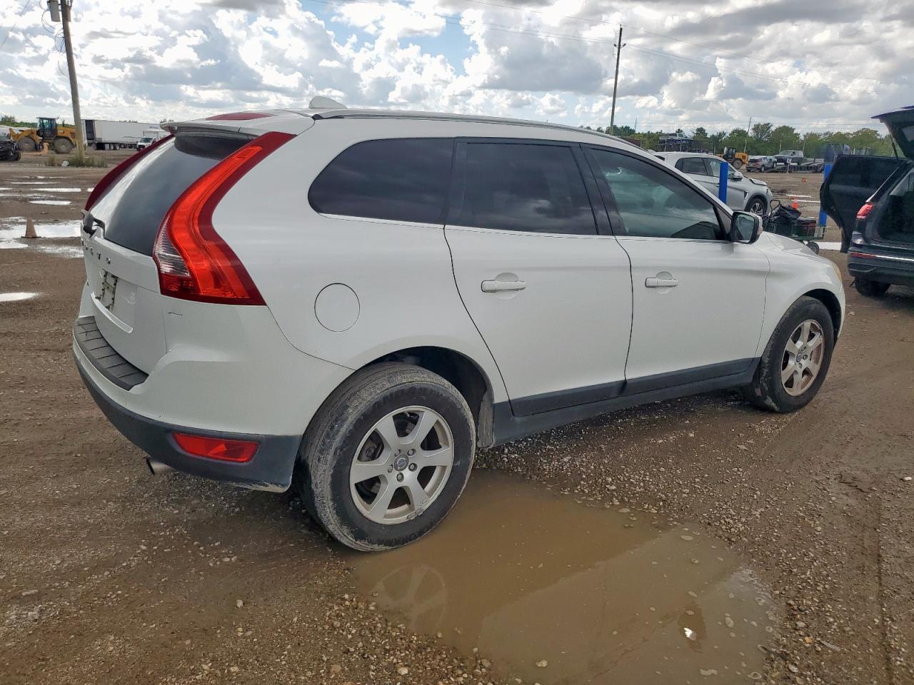 2011 VOLVO XC60