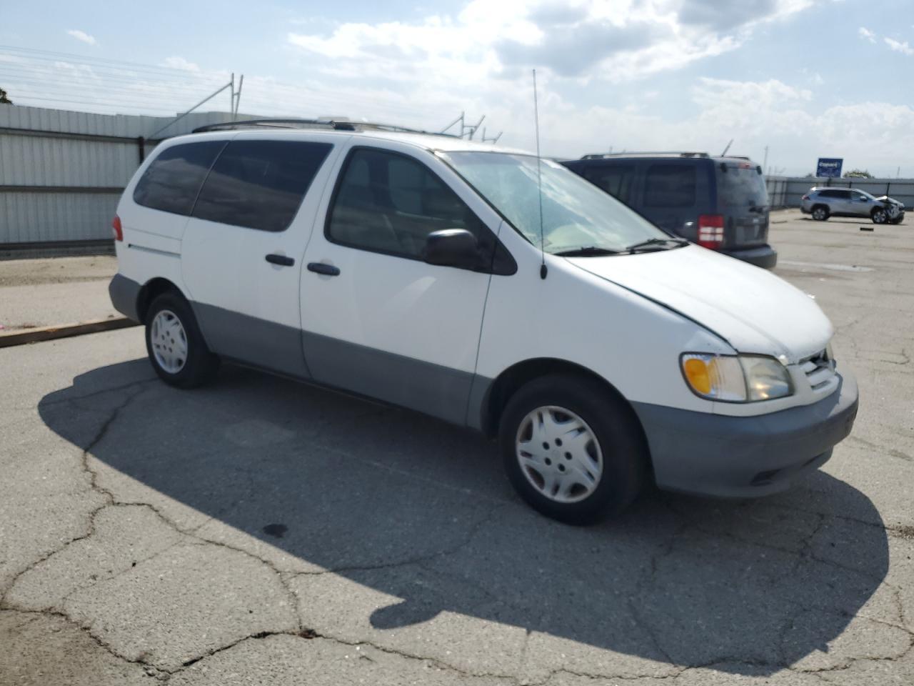 2002 TOYOTA SIENNA