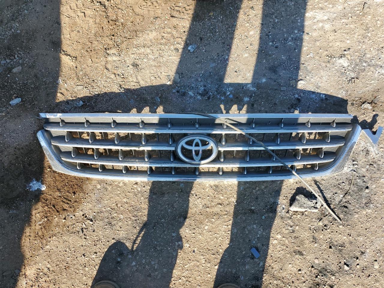 2004 TOYOTA Avalon