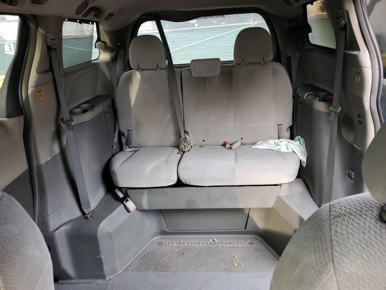 2013 TOYOTA SIENNA
