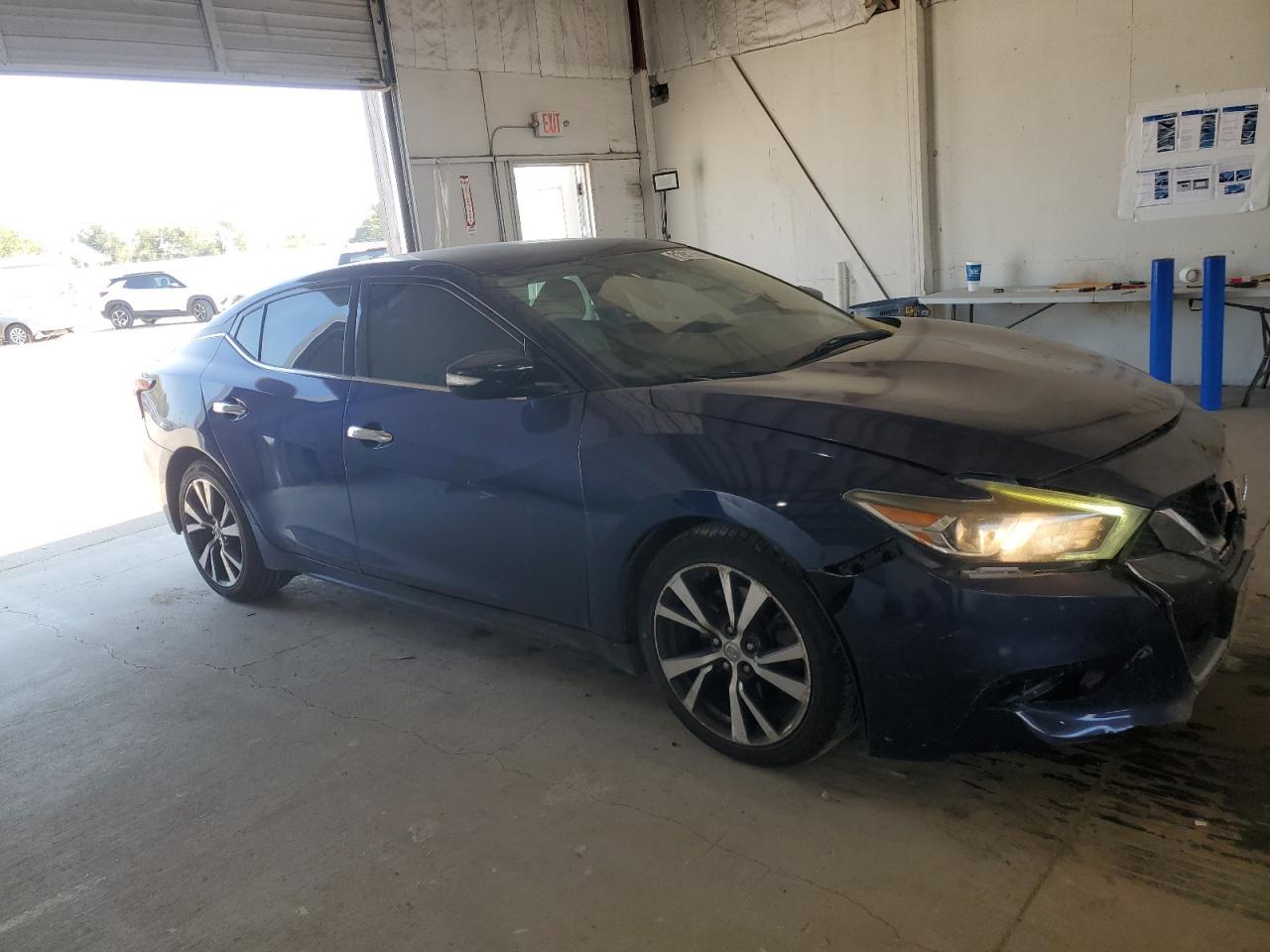 2016 NISSAN Maxima