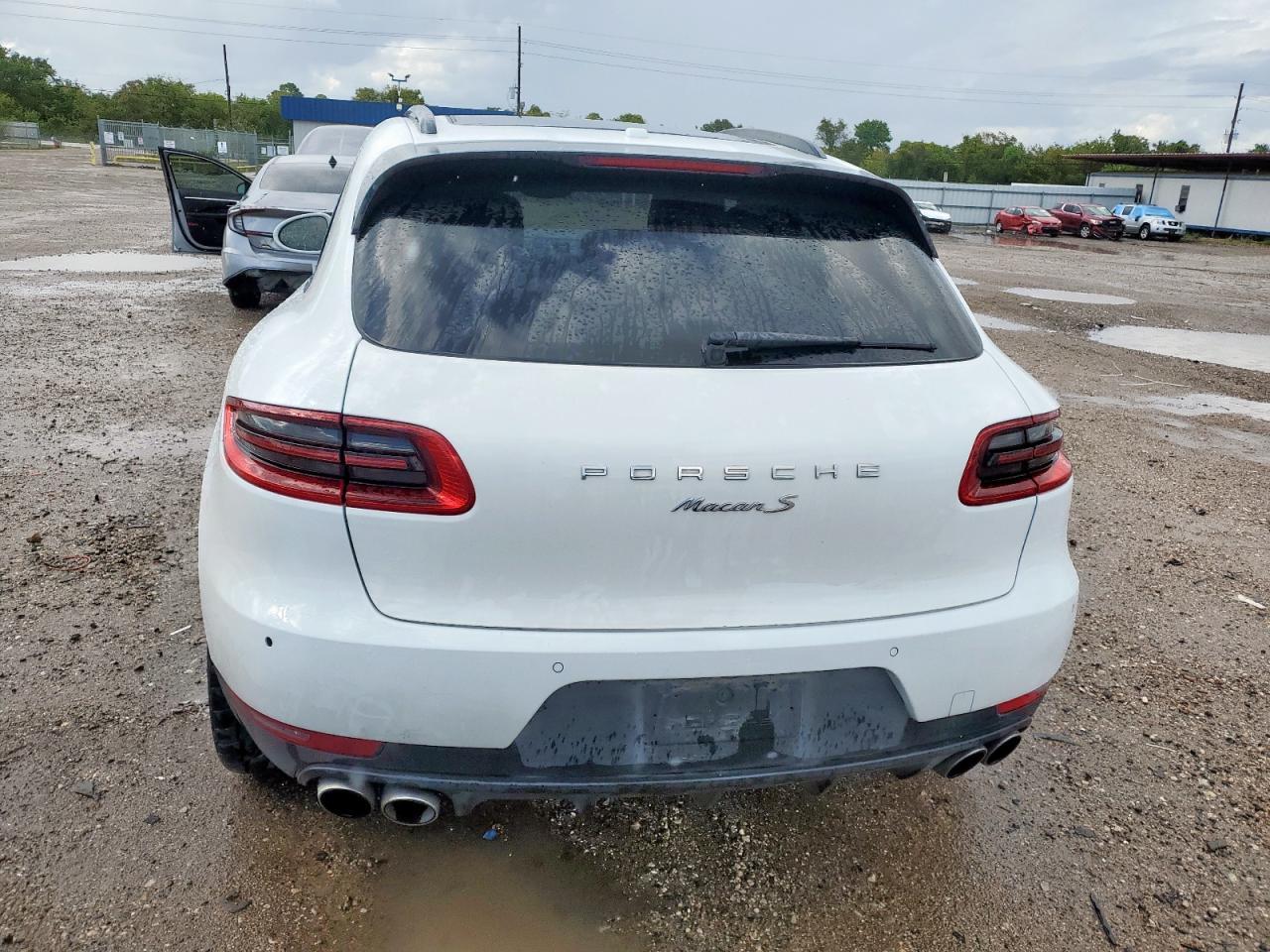 2015 PORSCHE Macan