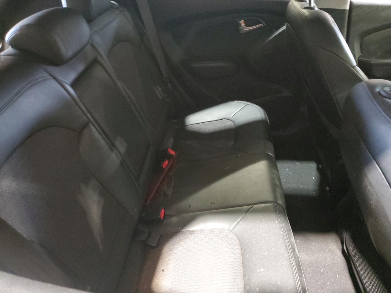 2010 HYUNDAI TUCSON