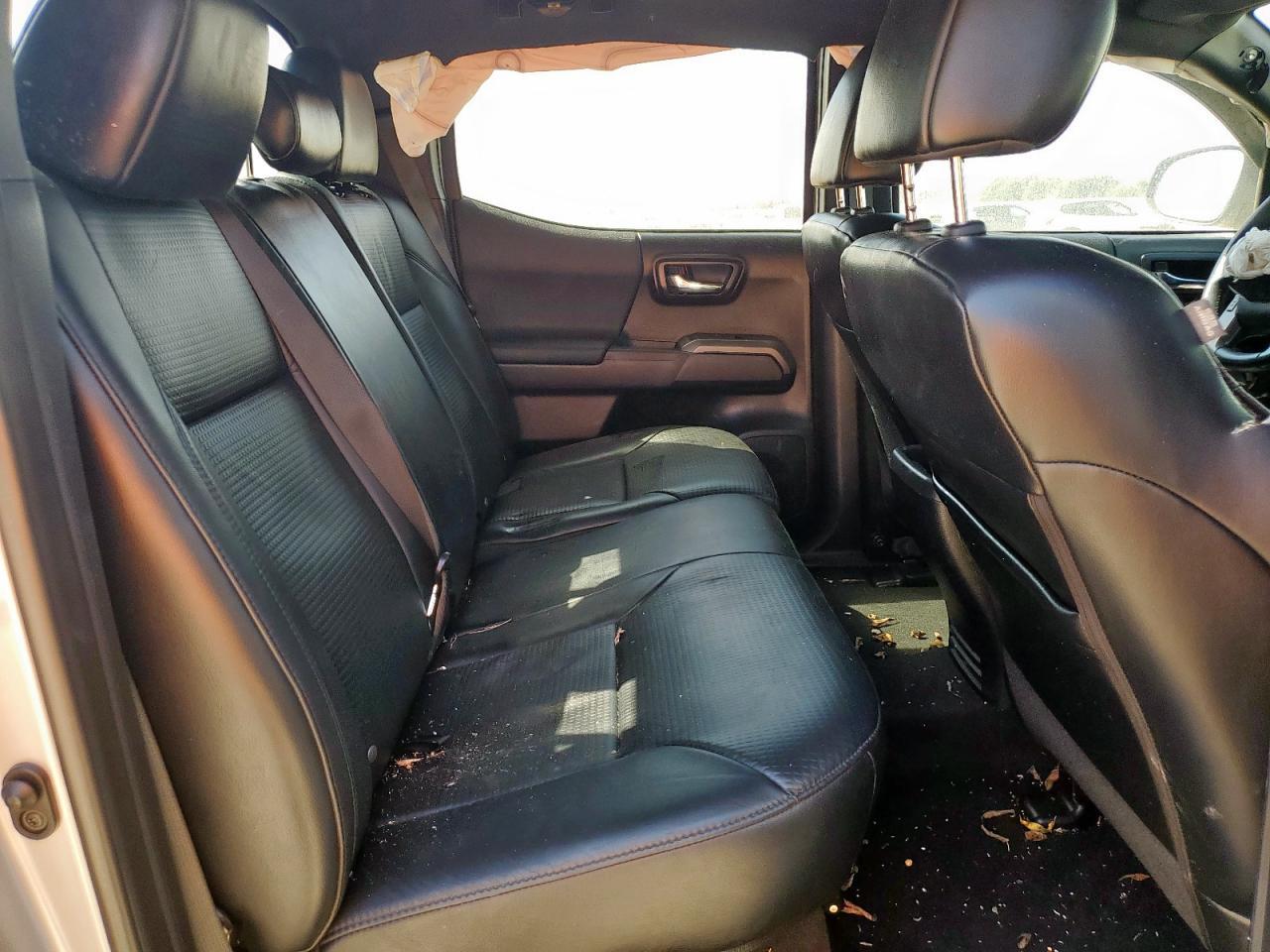 2018 TOYOTA TACOMA