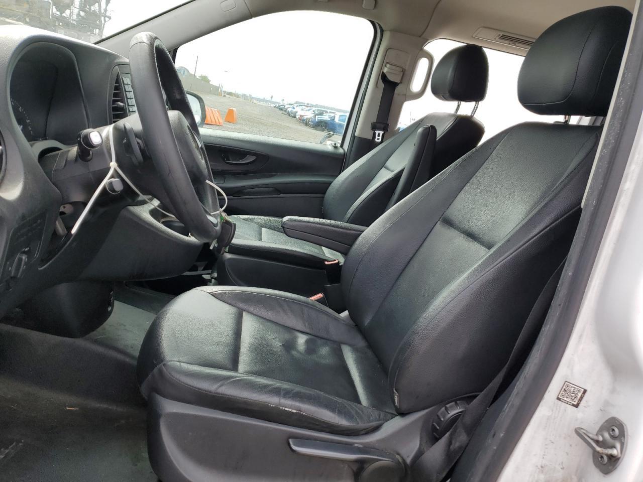 2019 MERCEDES-BENZ METRIS