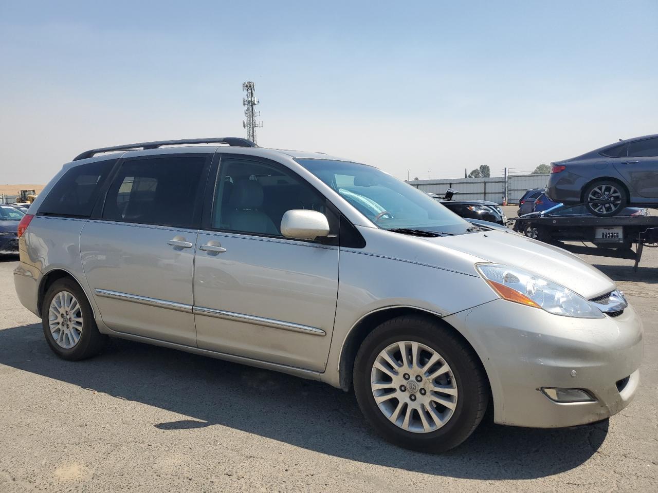 2010 TOYOTA SIENNA