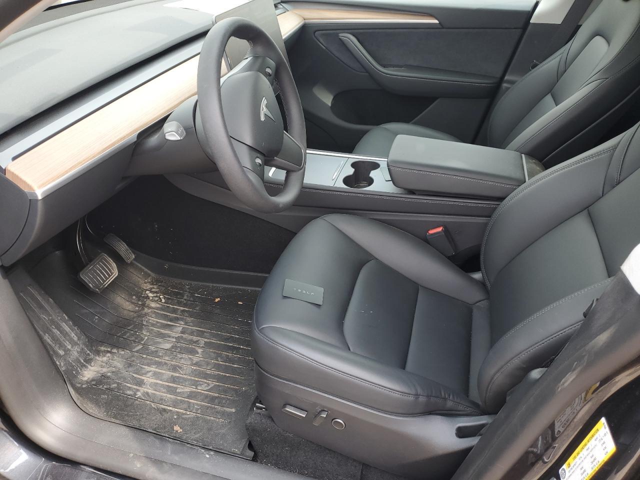 2025 TESLA MODEL Y