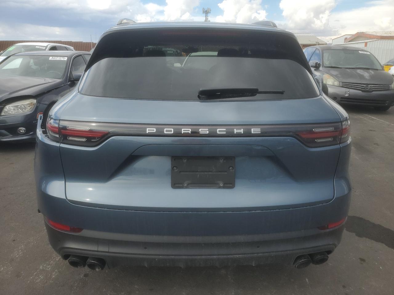 2020 PORSCHE CAYENNE