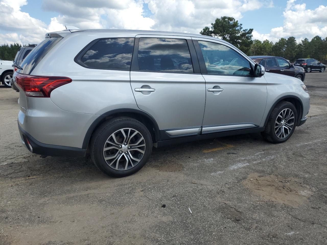 2018 MITSUBISHI outlander