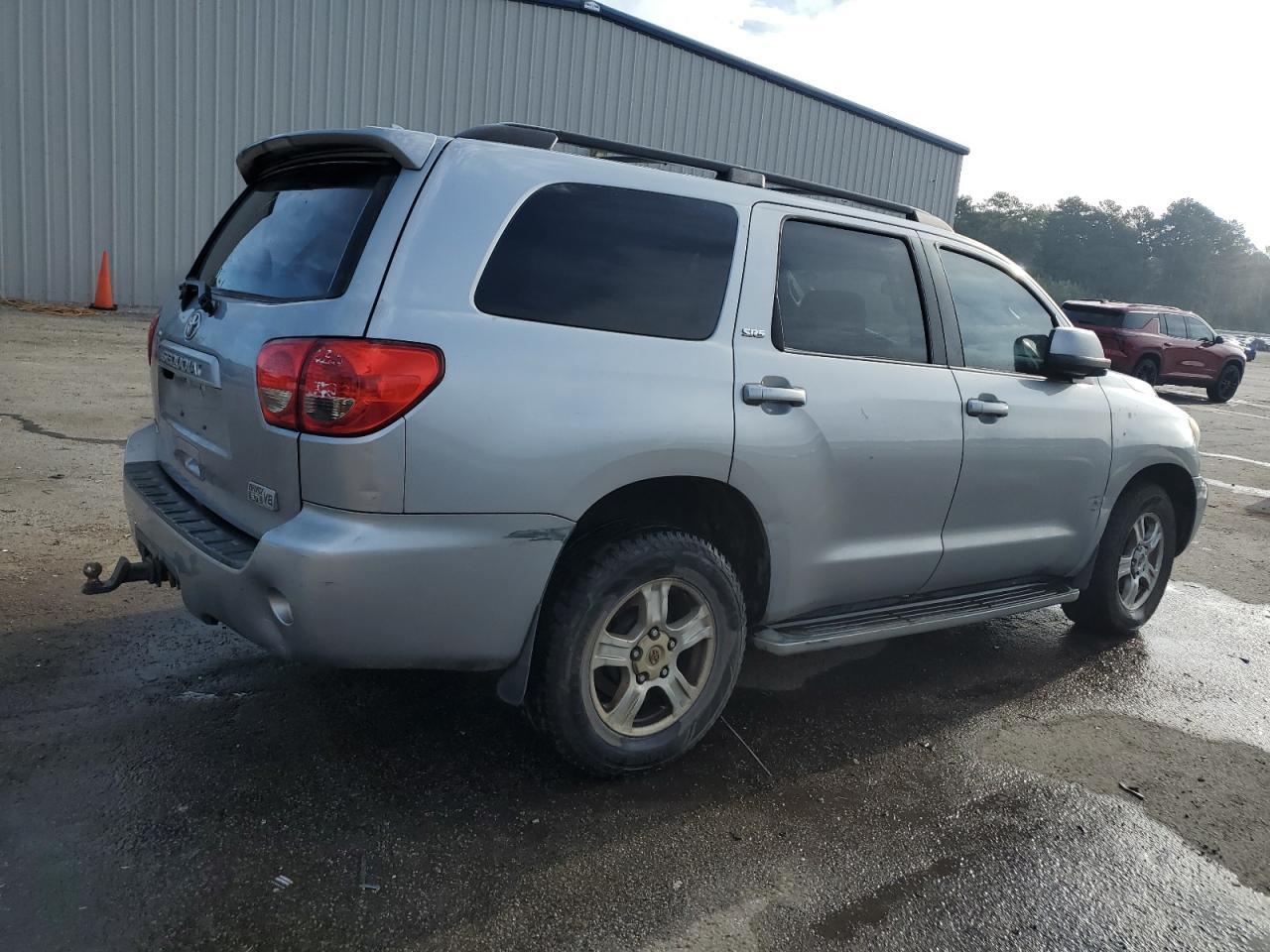 2010 TOYOTA Sequoia