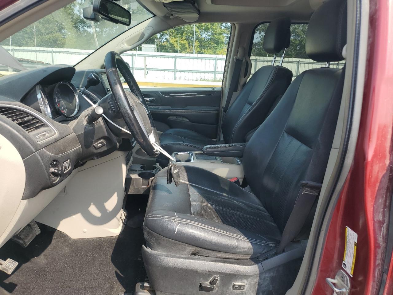 2012 CHRYSLER Town & Country