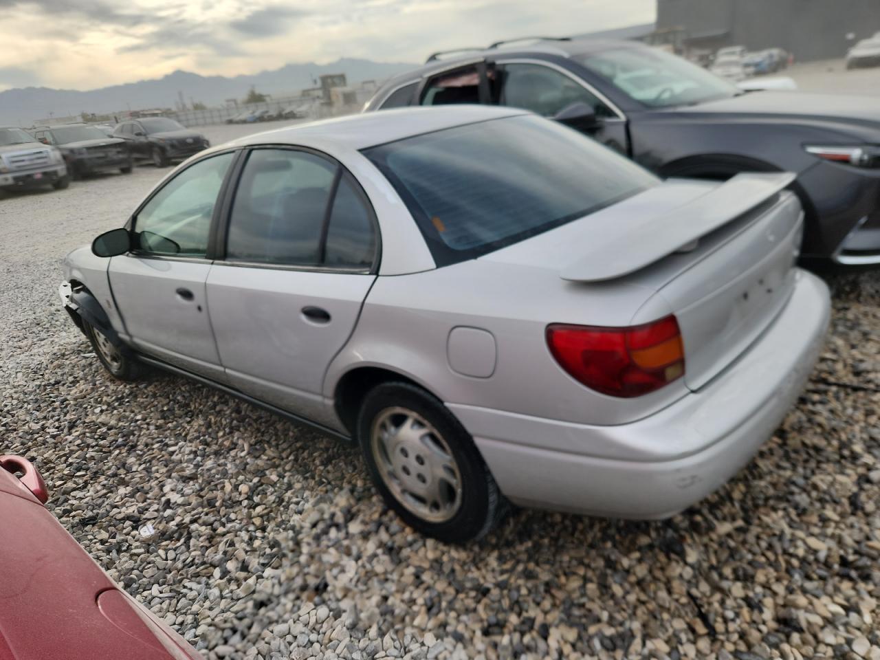 2000 SATURN Sl1