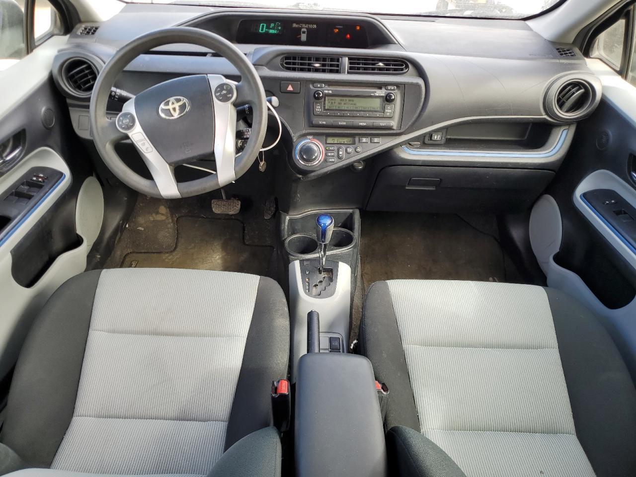 2013 TOYOTA Prius c