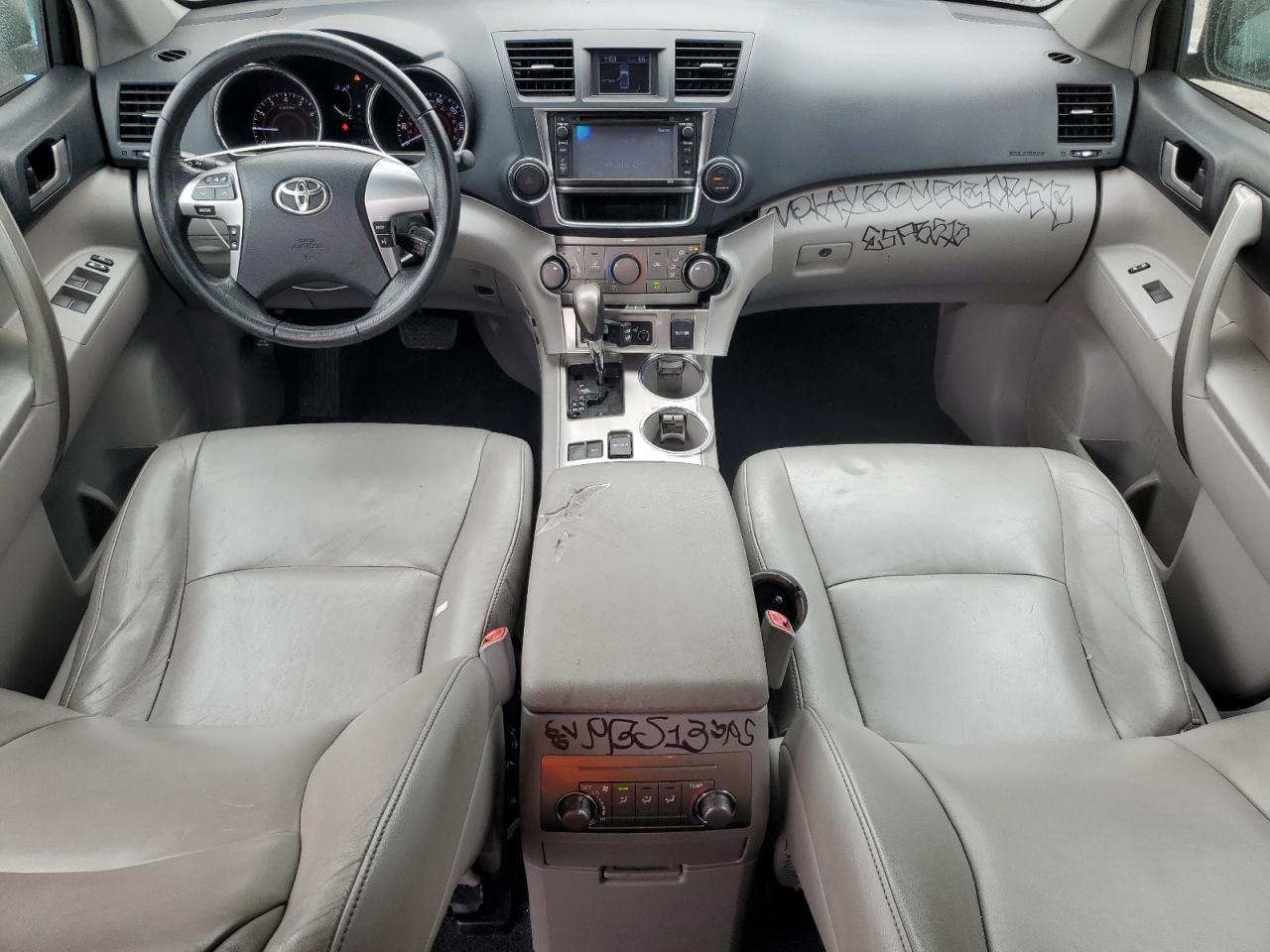 2013 TOYOTA HIGHLANDER