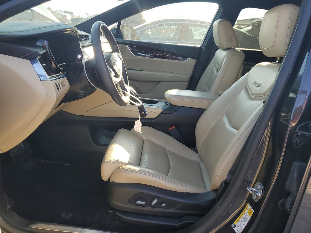2017 CADILLAC XT5