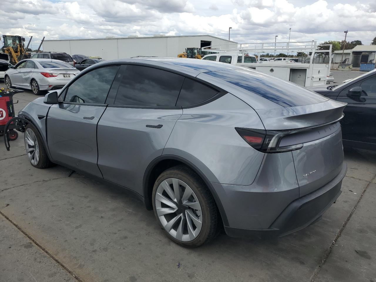2026 TESLA MODEL Y