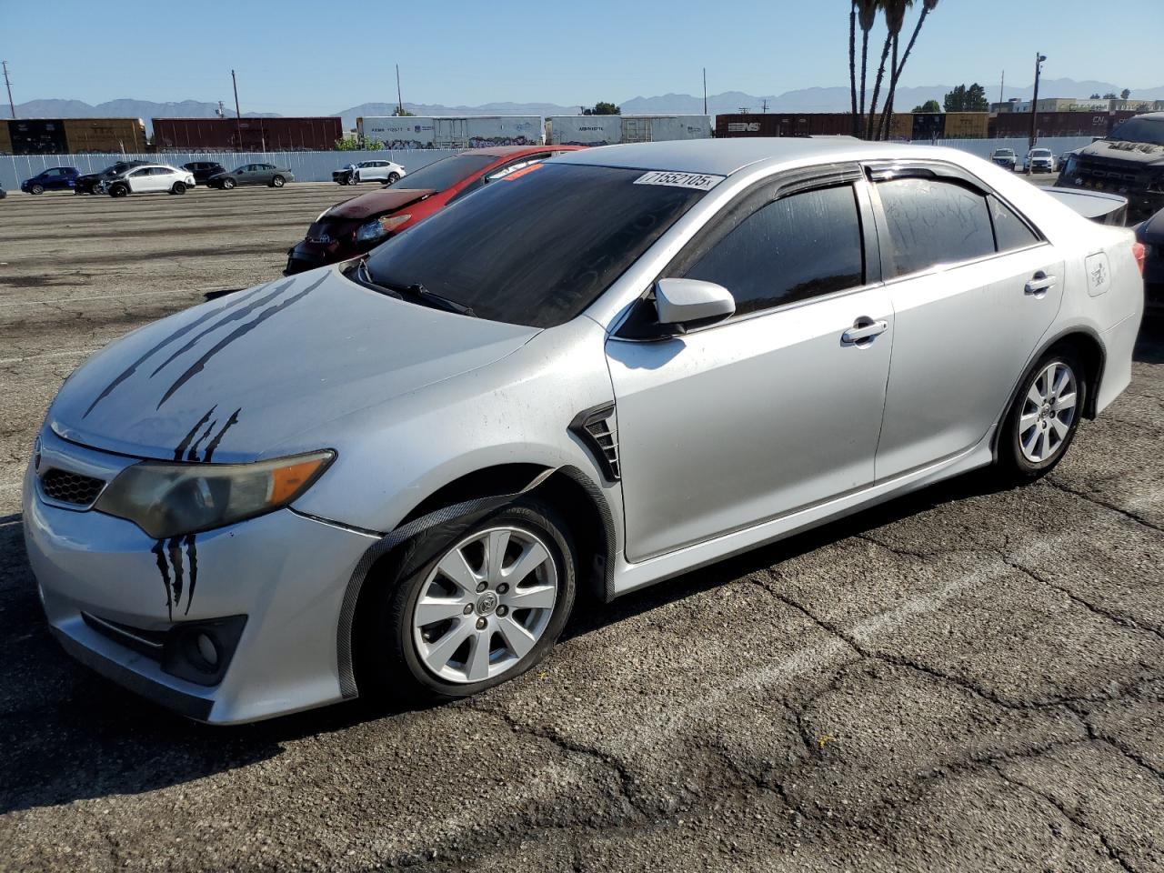 2014 TOYOTA CAMRY