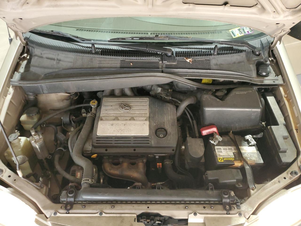 2002 TOYOTA SIENNA