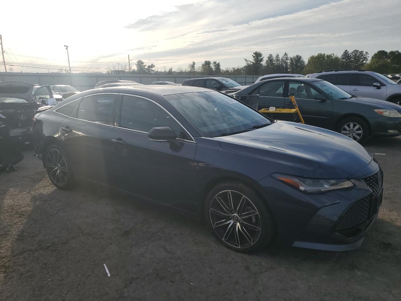 2019 TOYOTA Avalon