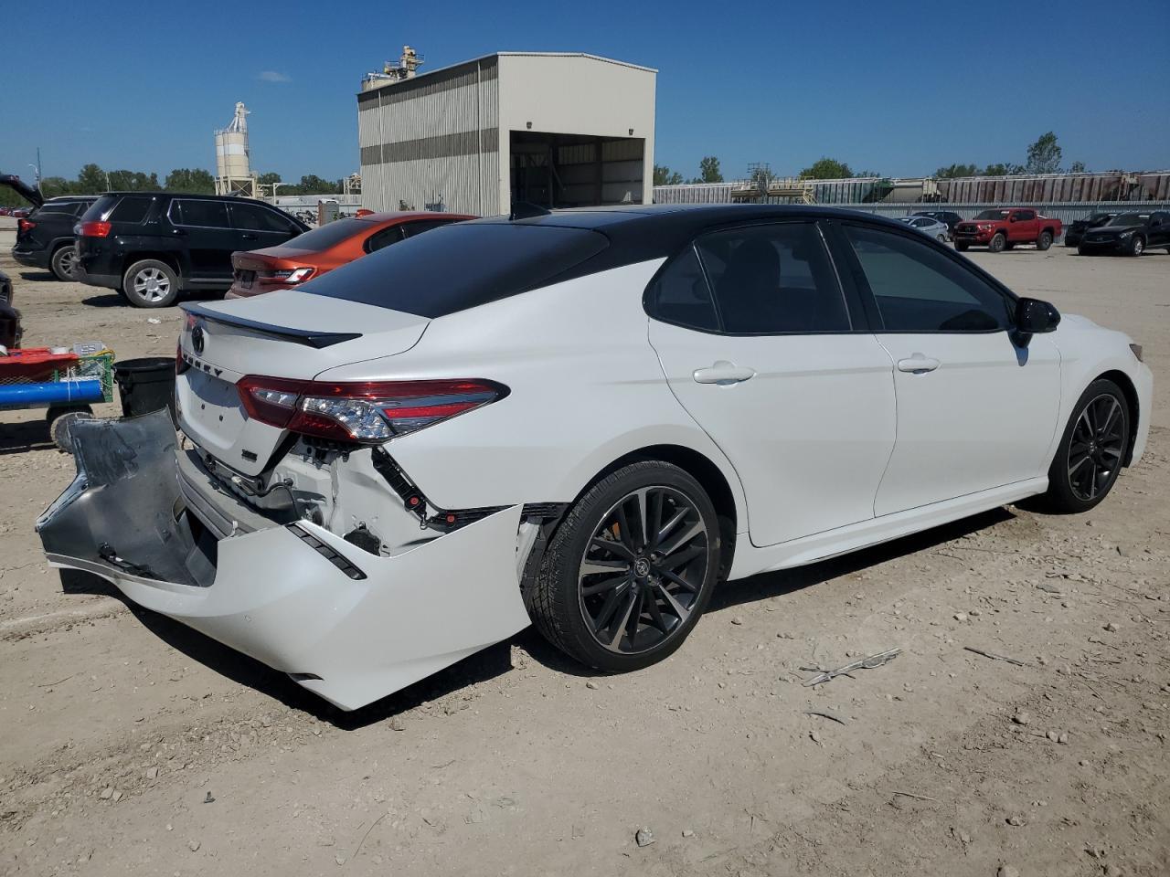 2019 TOYOTA CAMRY