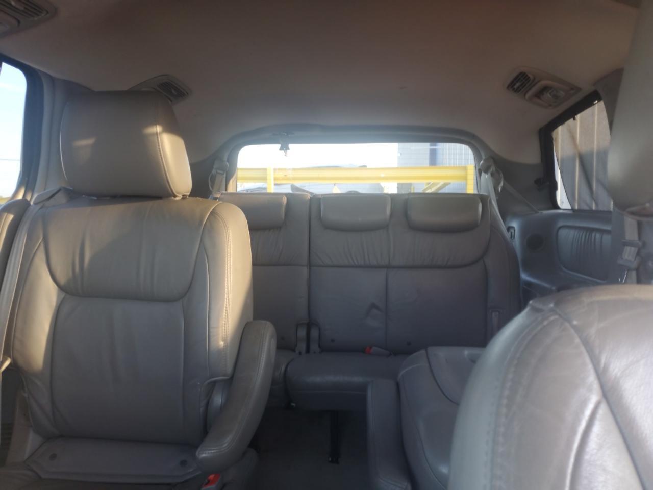 2010 TOYOTA SIENNA