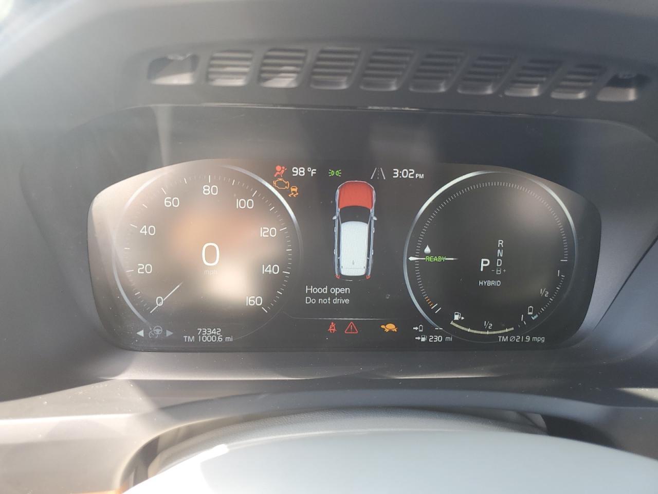 2022 VOLVO XC90