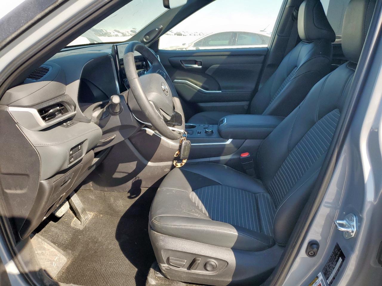 2025 TOYOTA HIGHLANDER