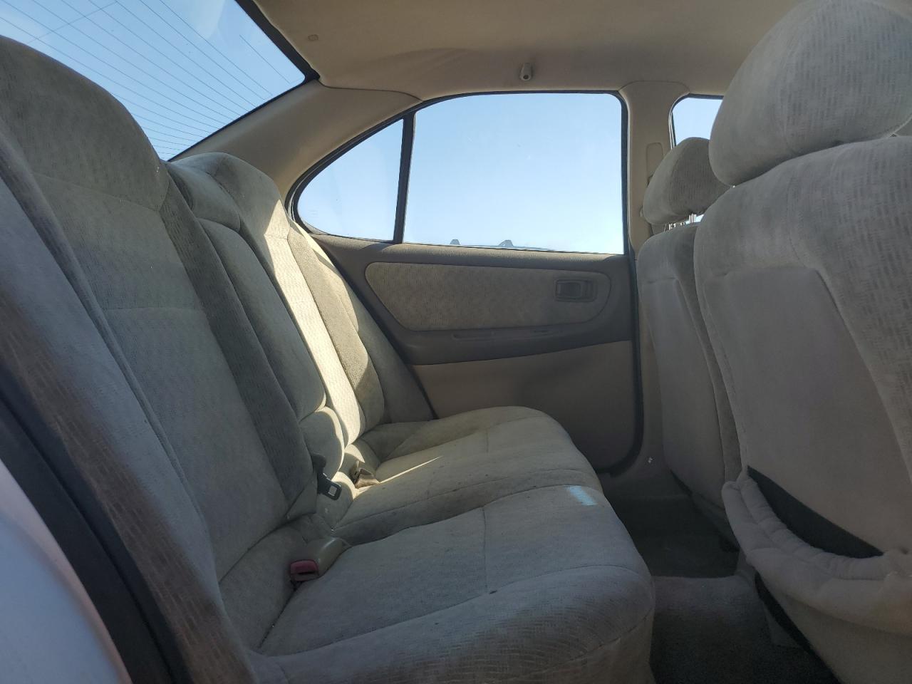 2001 NISSAN ALTIMA