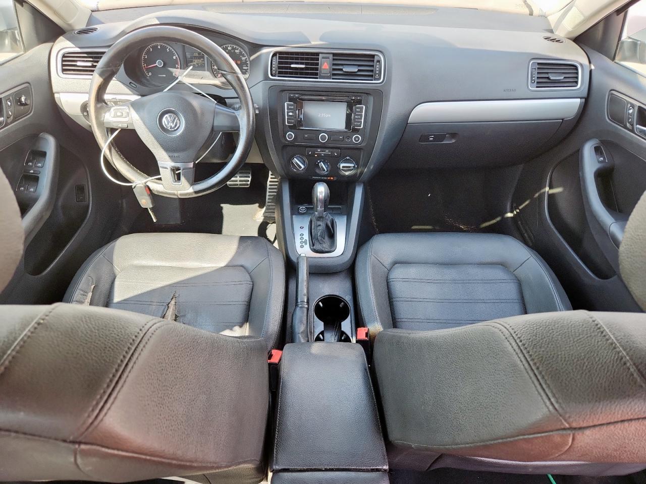 2011 VOLKSWAGEN JETTA