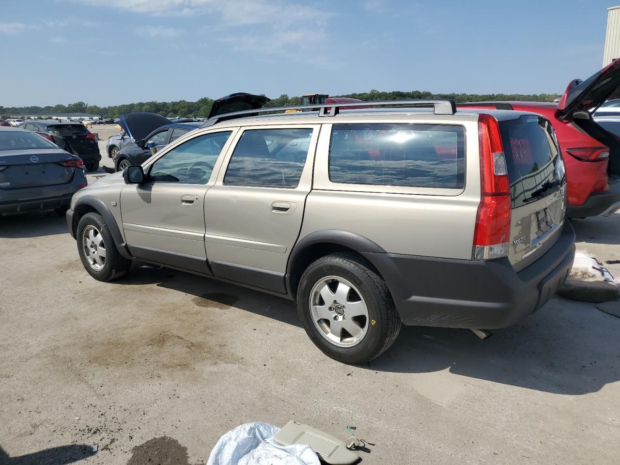2002 VOLVO V70