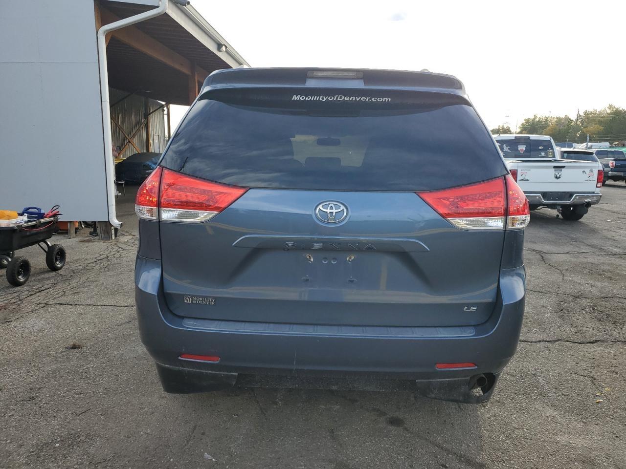 2013 TOYOTA SIENNA