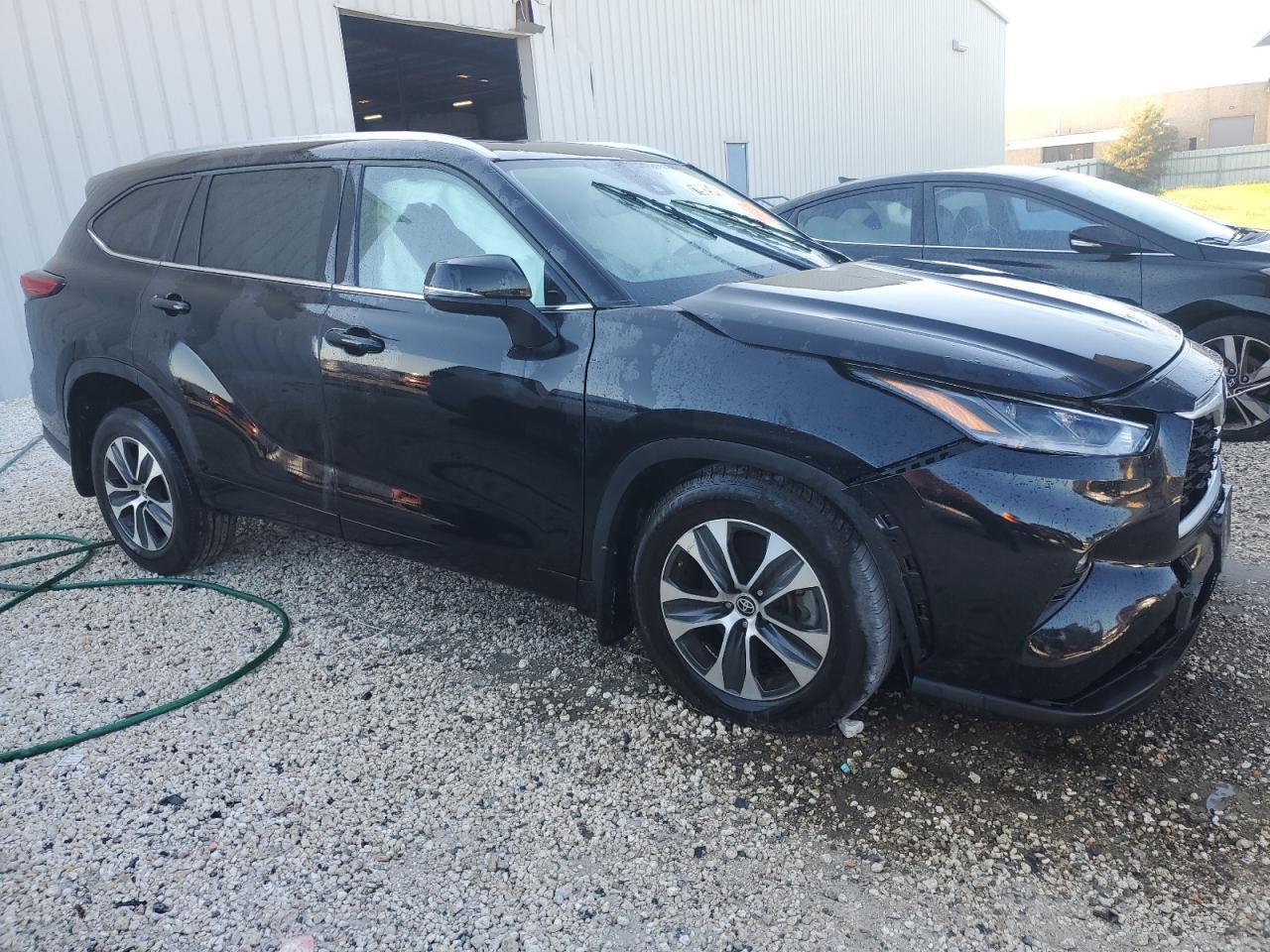 2021 TOYOTA HIGHLANDER