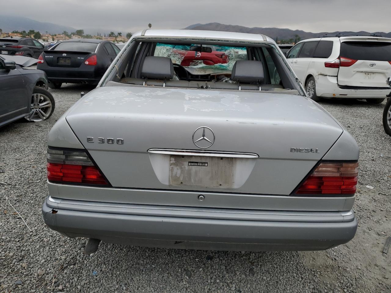 1995 MERCEDES-BENZ E-Class