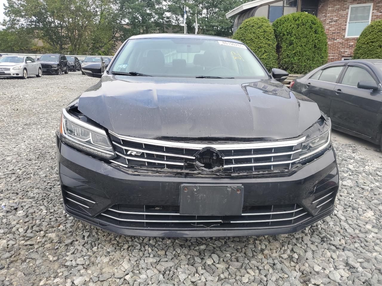 2017 VOLKSWAGEN Passat