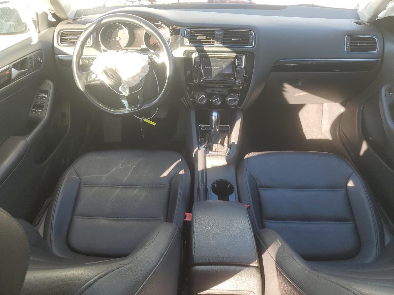 2016 VOLKSWAGEN JETTA